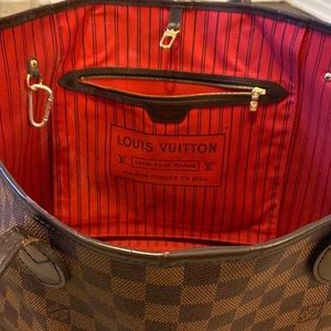 LOUIS VUITTON Neverfull (largest size)(used but in good condition… minimal wear)